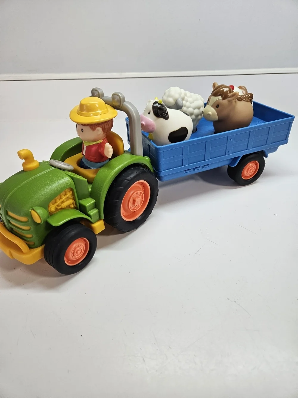 Battat Farming Fun Tractor 7 Pieces Lights and Sounds Toddler Toy Farm Sheep Cow